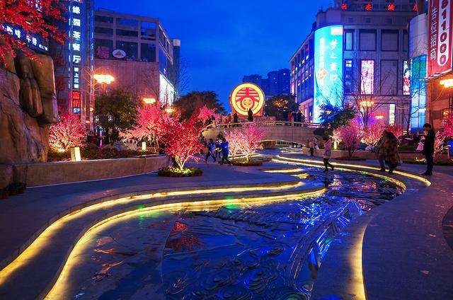 重慶標識 戶外廣告燈箱的制作流程有幾步?燈箱的保養維護要注意 重慶標識 戶外廣告燈箱的制作流程有幾步?燈箱的保養維護要注意